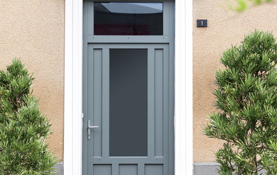 Notre gamme de porte d'entrée en BOIS CLASSIQUE et CREATIVE CONTEMPORAINE à COMMERCY