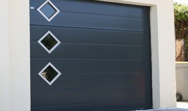 Portes de garage &agrave;&nbsp;COMMERCY